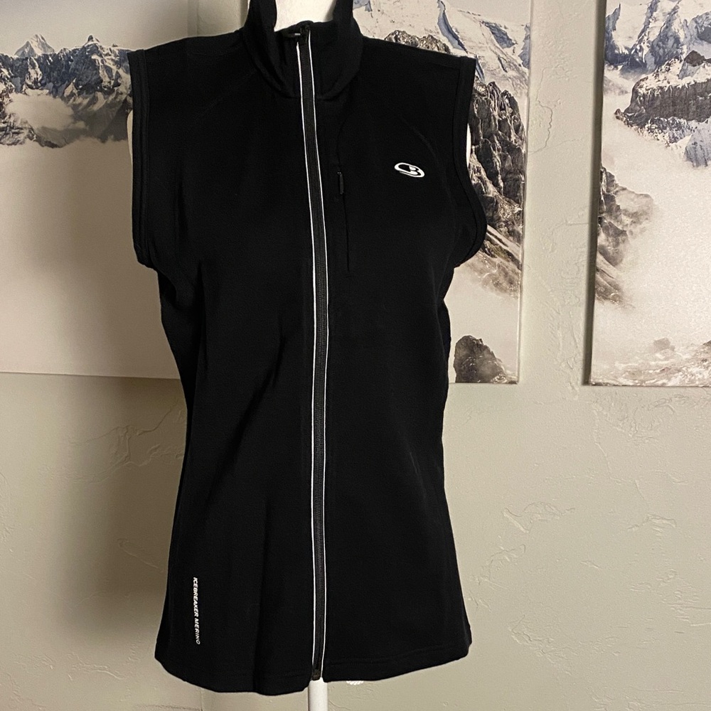 Icebreaker womens merino wool light running vest- large